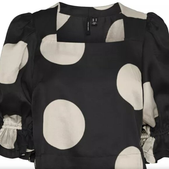 Vera Moda Black and White Crop Top with Puff Sleeves - Picture 4 of 11